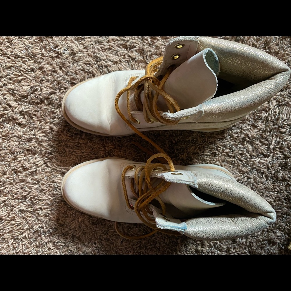 Timberlands size 9 - Picture 7 of 7